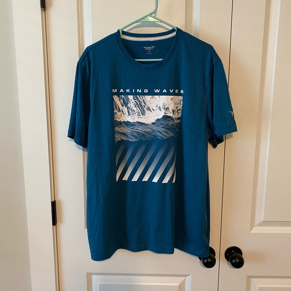 NWOT - Men’s Old Navy T-shirt